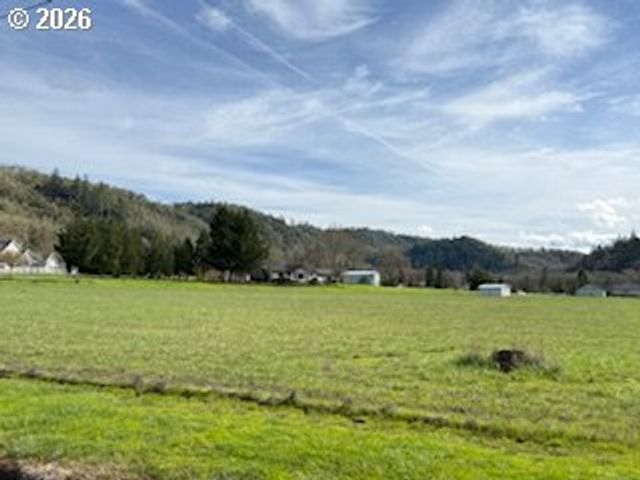 239 MEADOWLARK Ave, Roseburg, OR 97471