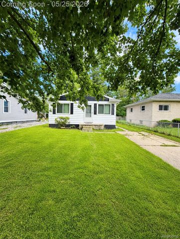 21550 Poinciana Street, Southfield, MI 48033