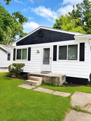21550 Poinciana Street, Southfield, MI 48033