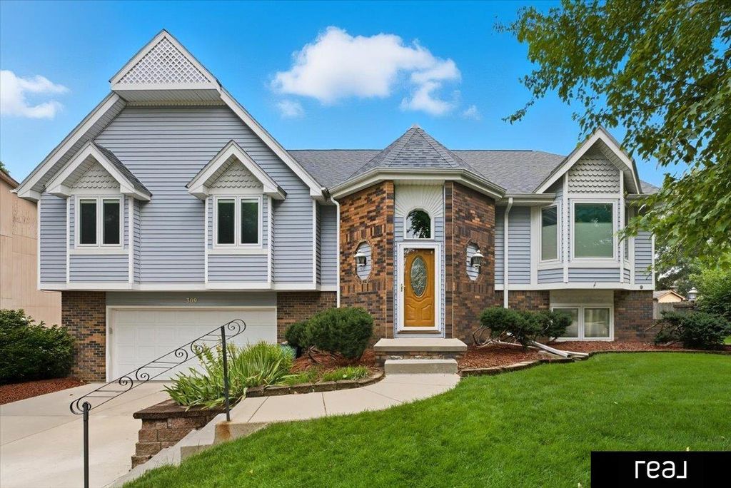 309 S Fillmore Street, Papillion, NE 68046