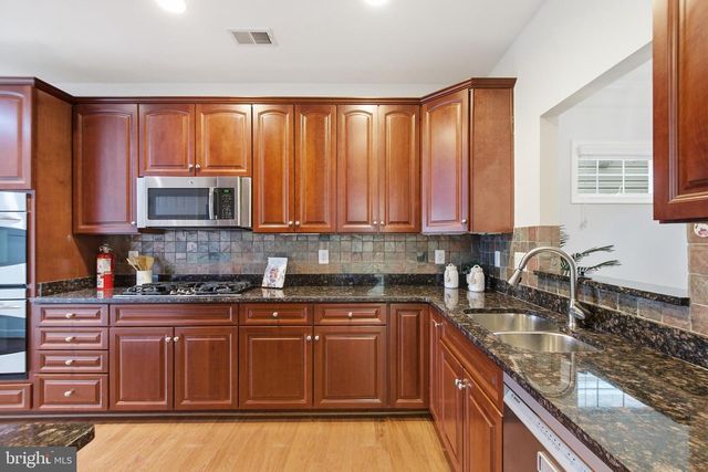 8932 PINK CARNATION CT, Lorton, VA 22079
