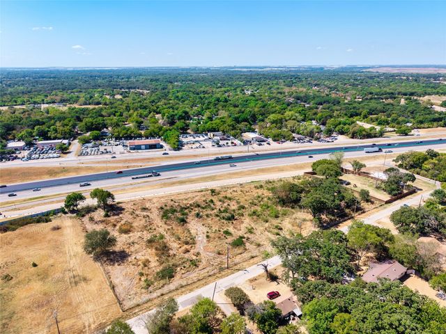 999 Silver Falls Boulevard, Dallas, TX 75217