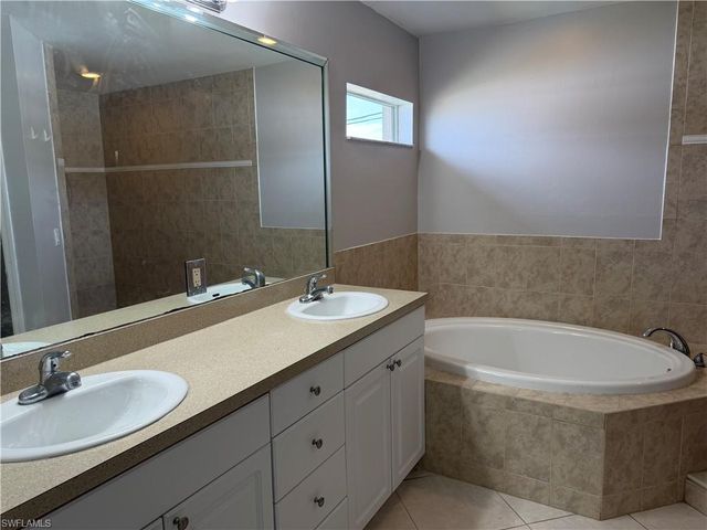 3540 NE 20th PL, Cape Coral, FL 33909