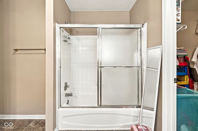 6852 Maywood Circle, Avon, IN 46123