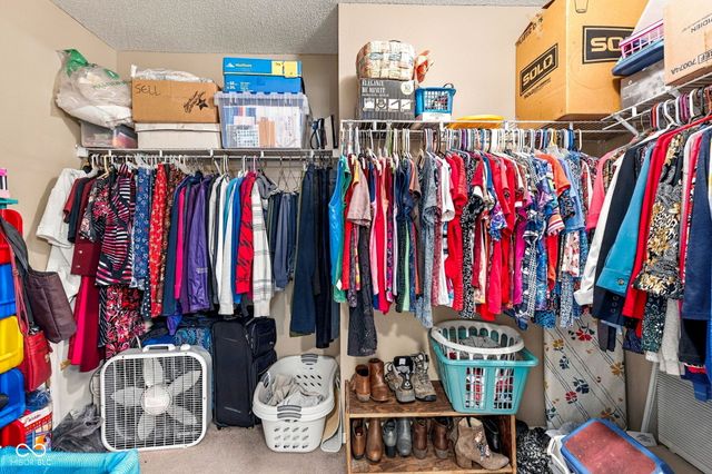 6852 Maywood Circle, Avon, IN 46123