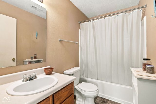 6852 Maywood Circle, Avon, IN 46123
