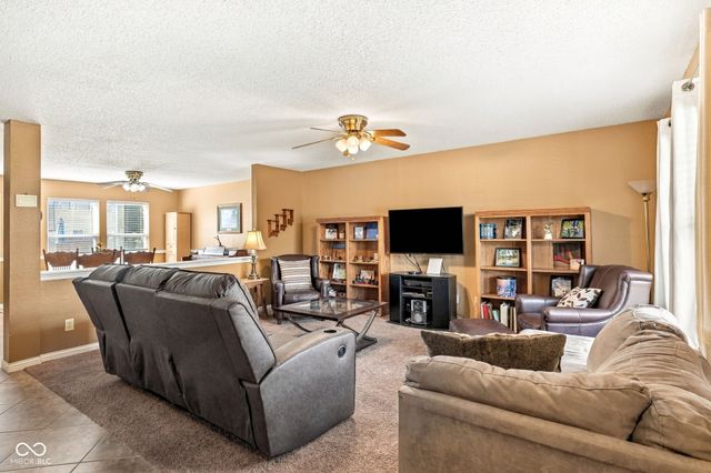 6852 Maywood Circle, Avon, IN 46123