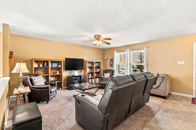 6852 Maywood Circle, Avon, IN 46123
