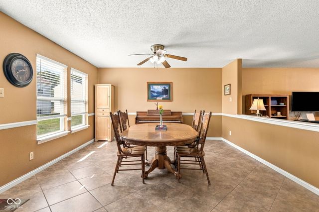 6852 Maywood Circle, Avon, IN 46123