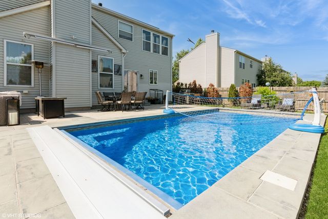 166 Holly Street, Bolingbrook, IL 60490
