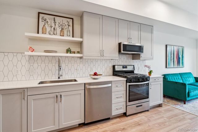 2876 W 53rd Avenue 305, Denver, CO 80221