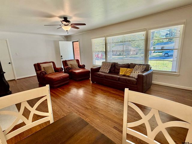 516 Dartmouth Dr., Tyler, TX 75701