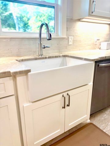 516 Dartmouth Dr., Tyler, TX 75701