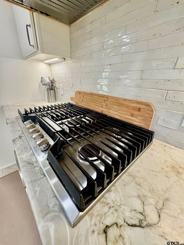 516 Dartmouth Dr., Tyler, TX 75701