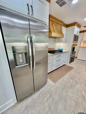 516 Dartmouth Dr., Tyler, TX 75701