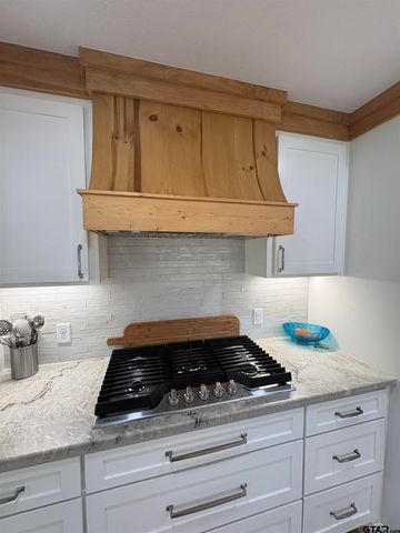 516 Dartmouth Dr., Tyler, TX 75701