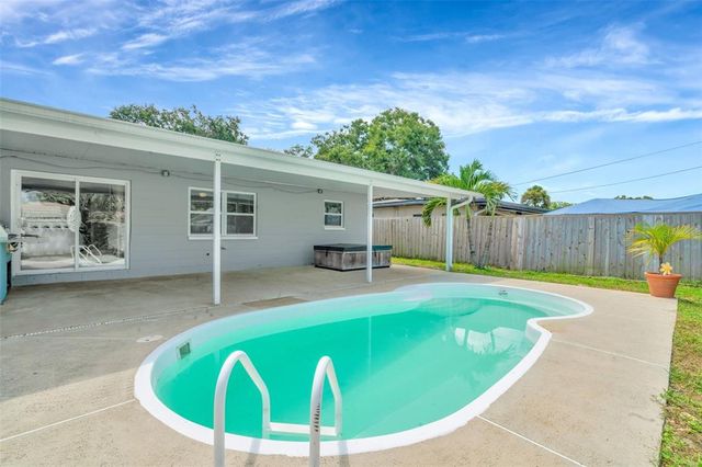 1041 JACKSON STREET, Largo, FL 33770