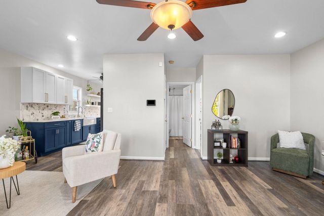 6 LOMBARDY DR, Baltimore, MD 21222