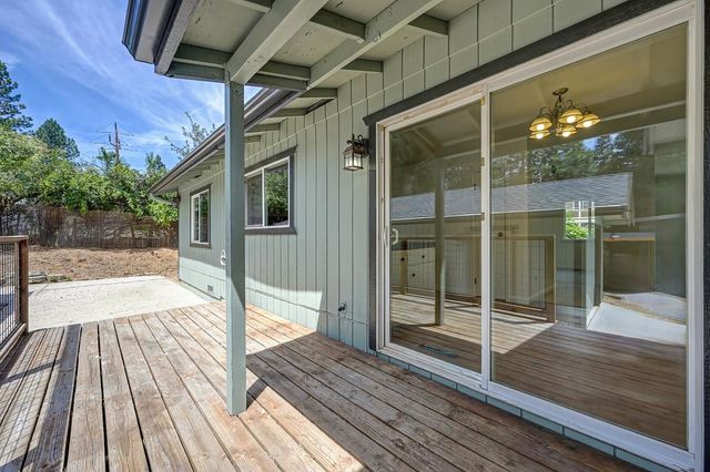 516 Whiting St, Grass Valley, CA 95945