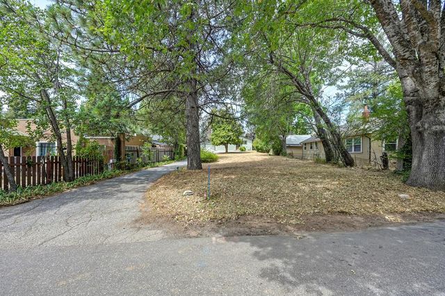 516 Whiting St, Grass Valley, CA 95945