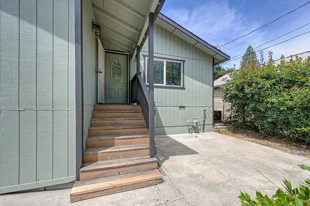 516 Whiting St, Grass Valley, CA 95945