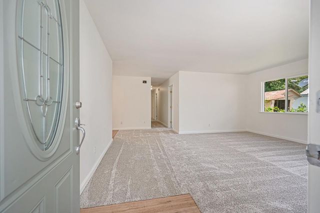 516 Whiting St, Grass Valley, CA 95945