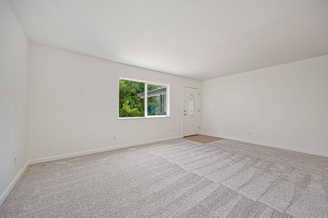 516 Whiting St, Grass Valley, CA 95945