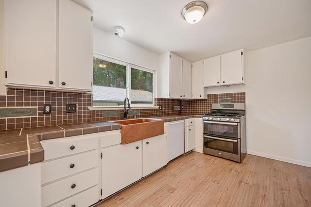 516 Whiting St, Grass Valley, CA 95945