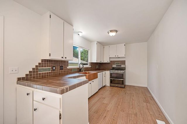 516 Whiting St, Grass Valley, CA 95945