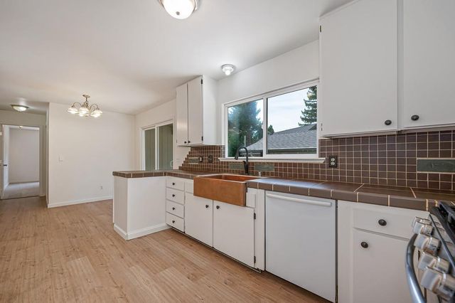 516 Whiting St, Grass Valley, CA 95945
