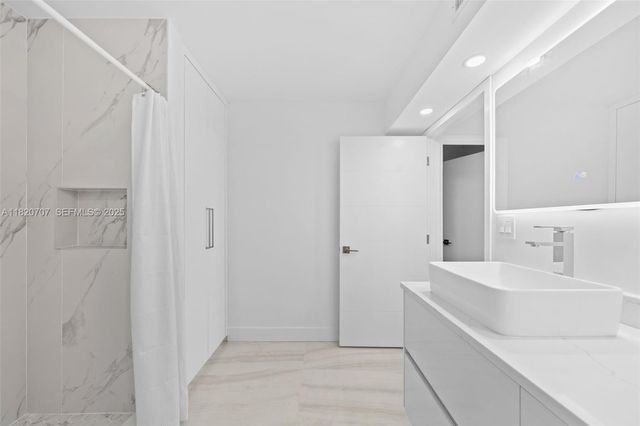 230 174th Street 1119, Sunny Isles Beach, FL 33160