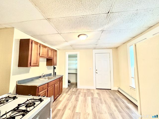 1019 West Main Street 2R, Waterbury, CT 06708