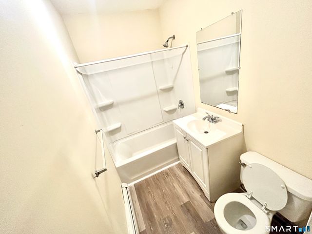 1019 West Main Street 2R, Waterbury, CT 06708