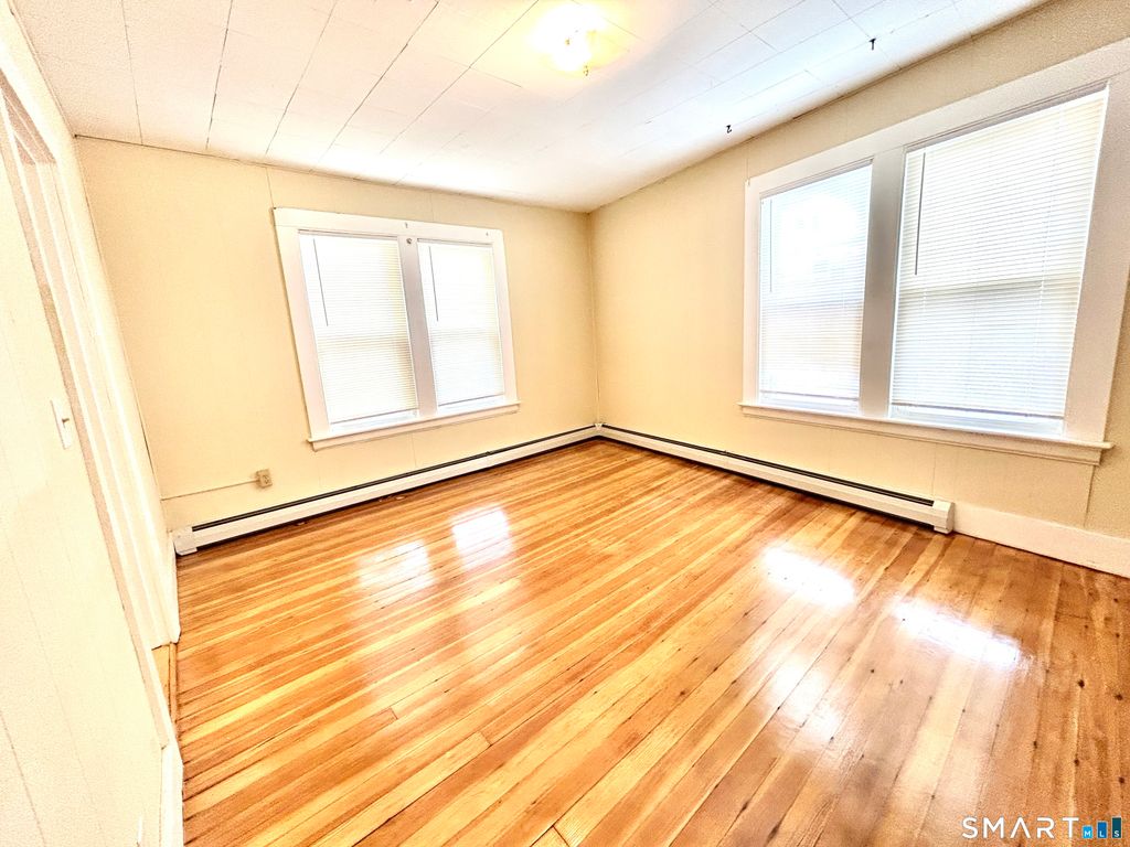1019 West Main Street 2R, Waterbury, CT 06708
