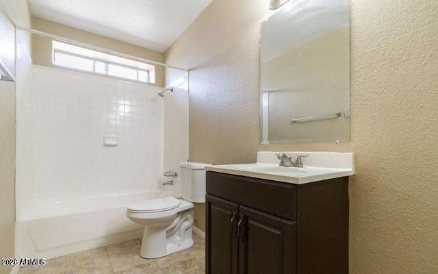 3840 N 43rd Avenue 66, Glendale, AZ 85301