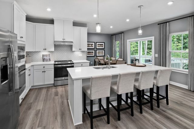 1114 Pinehurst Ct, Murfreesboro, TN 37128