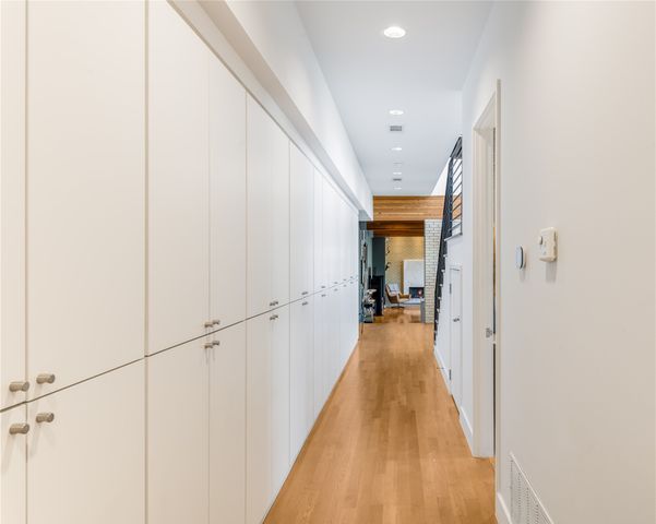 830 Kessler Woods Trail, Dallas, TX 75208