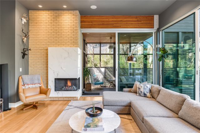 830 Kessler Woods Trail, Dallas, TX 75208