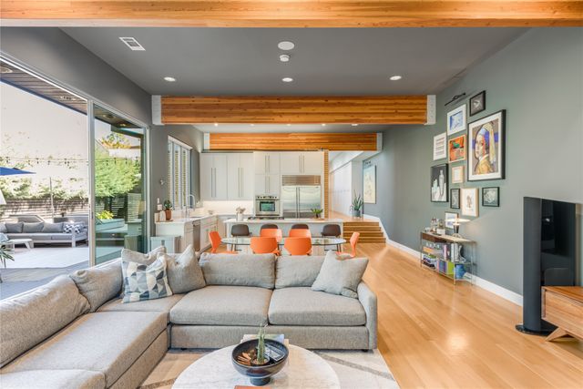 830 Kessler Woods Trail, Dallas, TX 75208