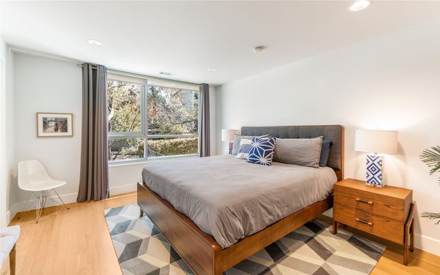 830 Kessler Woods Trail, Dallas, TX 75208