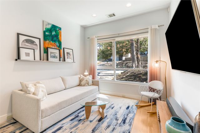 830 Kessler Woods Trail, Dallas, TX 75208