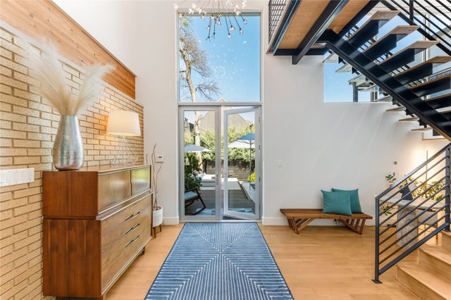 830 Kessler Woods Trail, Dallas, TX 75208