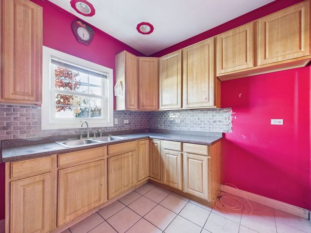 3200 S 54th Avenue, Cicero, IL 60804