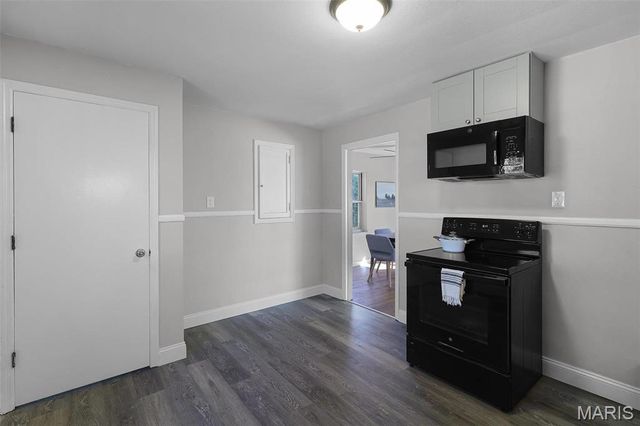 3933 McDonald Avenue, St Louis, MO 63116