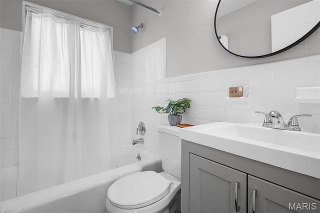 3933 McDonald Avenue, St Louis, MO 63116