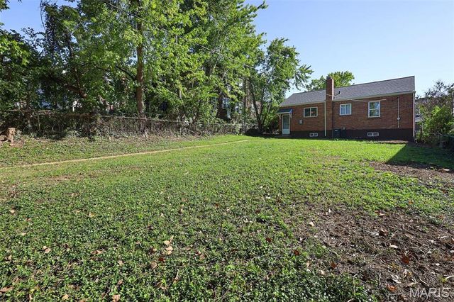 3933 McDonald Avenue, St Louis, MO 63116