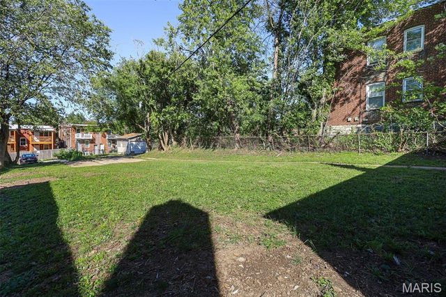 3933 McDonald Avenue, St Louis, MO 63116