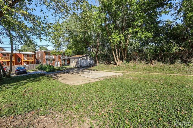 3933 McDonald Avenue, St Louis, MO 63116