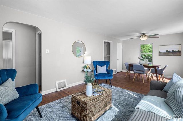 3933 McDonald Avenue, St Louis, MO 63116