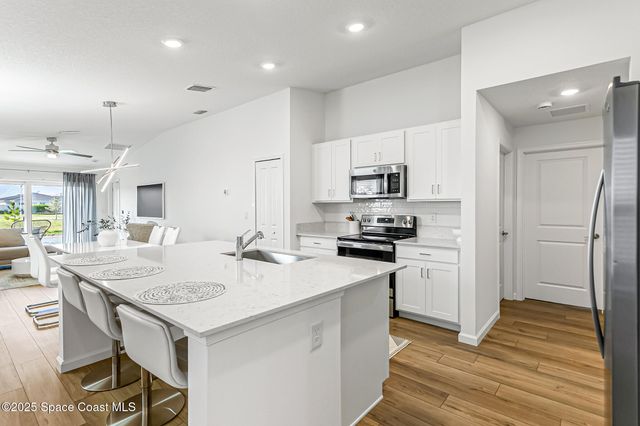 1377 Colebrook Circle SW, Palm Bay, FL 32908